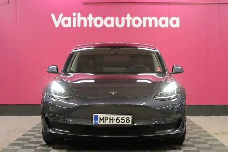 Käytetty Tesla Model 3 152 kW (208 HP) 2021 Sedan