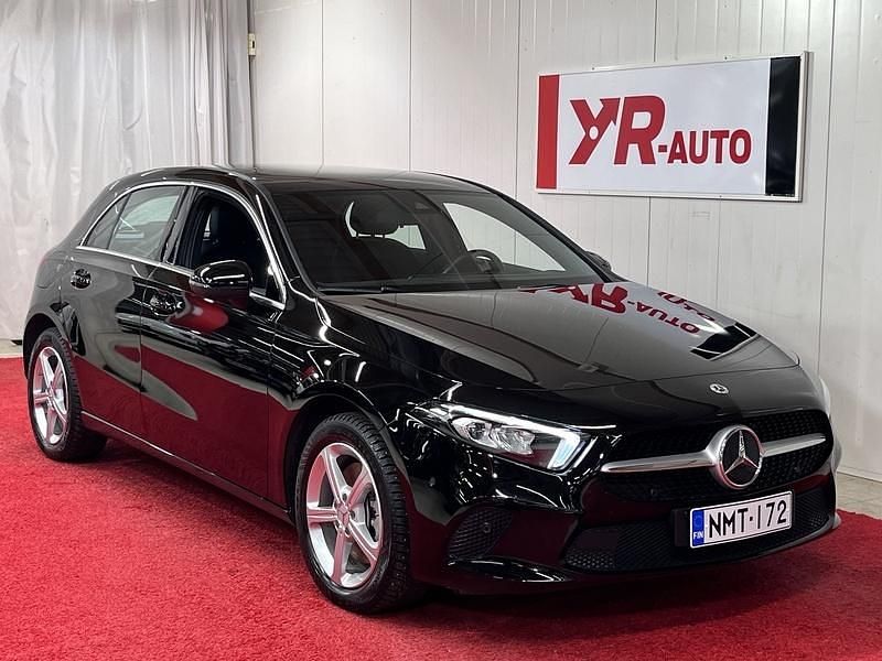 Käytetty Mercedes A250 Business 160 HP (117 kW) 2023 Viistoperä