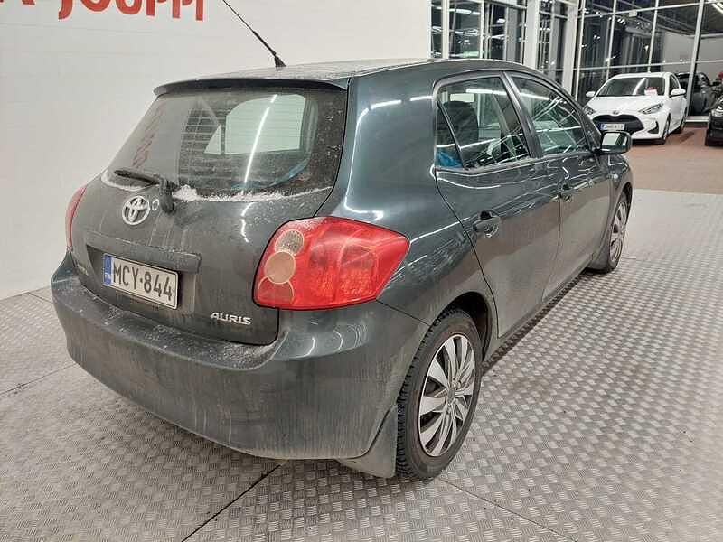 Käytetty Toyota Auris Terra 124 HP (91 kW) 2008 Viistoperä