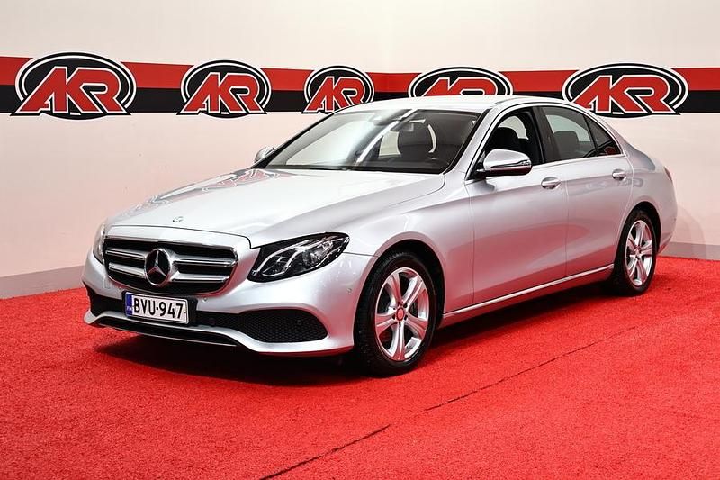 Hopea Käytetty 2016 Mercedes E220 Business Sedan | 24 700 € (Perustarjous) - Kuva 1/4