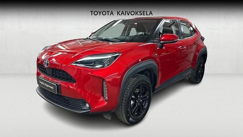 Käytetty Toyota Yaris Cross Active 116 HP (85 kW) 2024 Punainen Katumaasturi