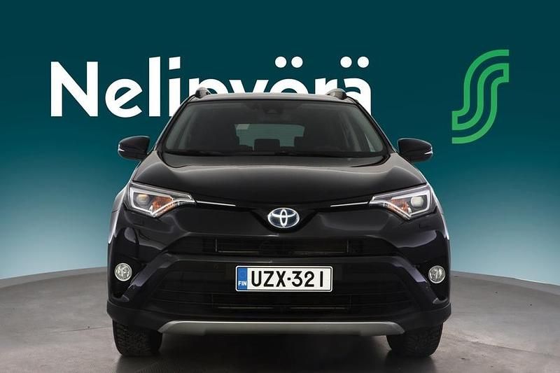 Käytetty Toyota RAV4 Hybrid Edition 155 HP (114 kW) 2018 Musta Katumaasturi