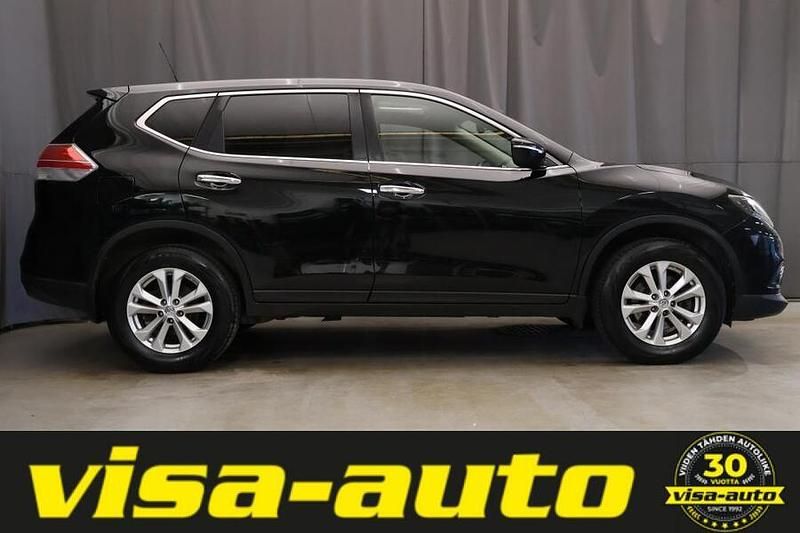 Käytetty Nissan X-Trail Acenta 131 HP (96 kW) 2016 Musta Katumaasturi