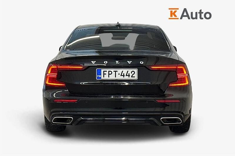 Käytetty Volvo S60 Business Edition 392 HP (288 kW) 2021 Sedan