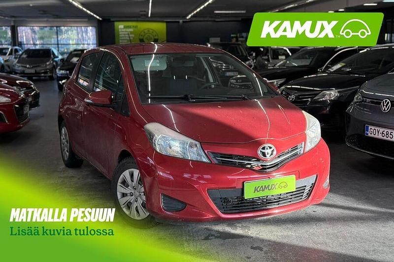 Punainen Käytetty 2012 Toyota Yaris Multidrive S Sedan | 9 490 € (Perustarjous) - Kuva 1/4