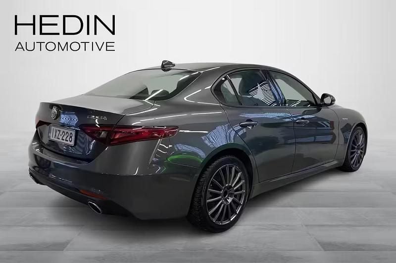 Käytetty Alfa Romeo Giulia Super 201 HP (147 kW) 2020 Harmaa Sedan