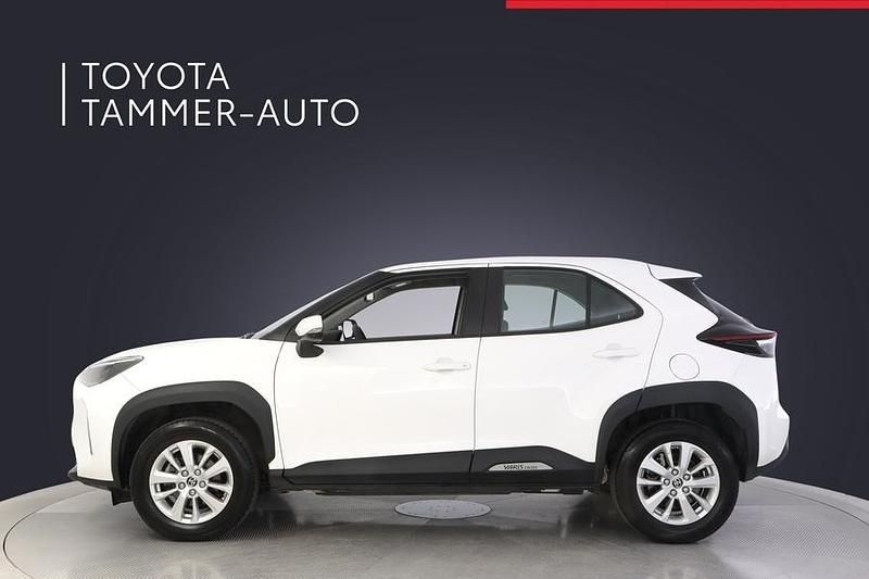 Käytetty Toyota Yaris Cross Active 114 HP (83 kW) 2022 Valkoinen Katumaasturi