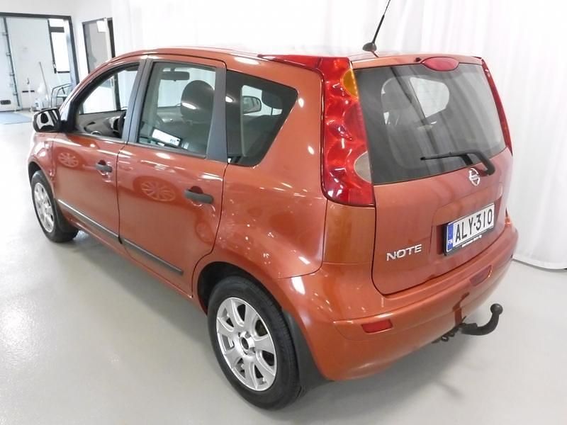 Käytetty Nissan Note Visia 110 HP (80 kW) 2008 Oranssi Tila-auto