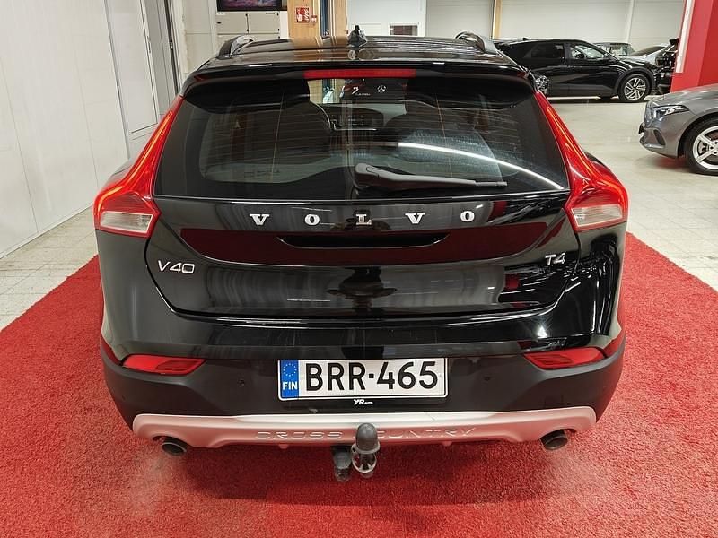 Käytetty Volvo V40 Business Edition 180 HP (132 kW) 2014 Viistoperä