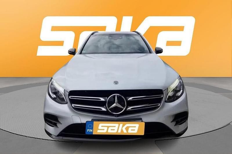 Käytetty Mercedes GLC350 Business 258 HP (189 kW) 2018 Katumaasturi