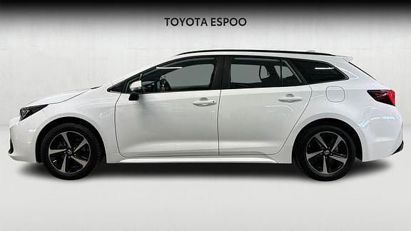 Käytetty Toyota Corolla Active 140 HP (102 kW) 2023 Valkoinen Farmari