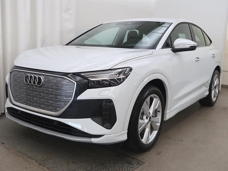 Uusi 2025 Audi Q4 Sportback e-tron Katumaasturi | 61 900 € (Perustarjous) - Kuva 1/4