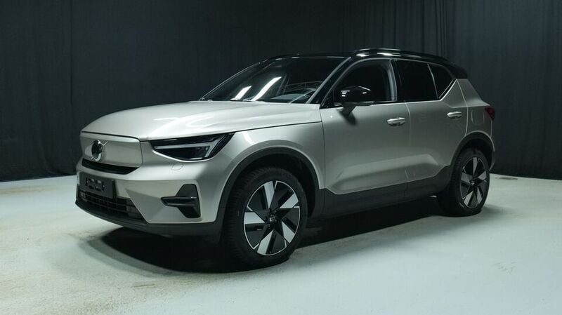 Bright dusk Käytetty 2022 Volvo XC40 Core Katumaasturi | 59 900 € - Kuva 1/3