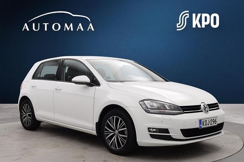 Käytetty VW Golf VII Allstar 110 HP (80 kW) 2017 Valkoinen Viistoperä