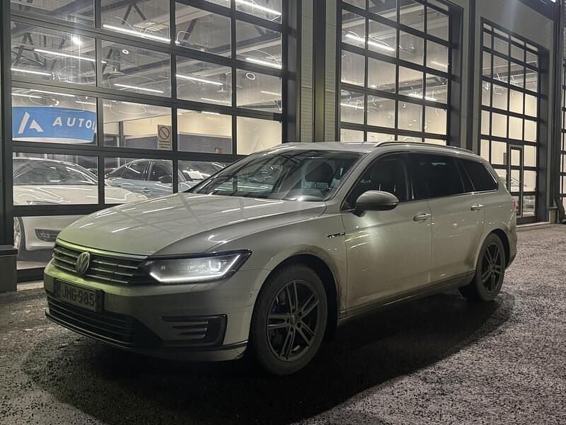 Käytetty 2018 VW Passat GTE Farmari | 14 950 € (Perustarjous) - Kuva 1/2