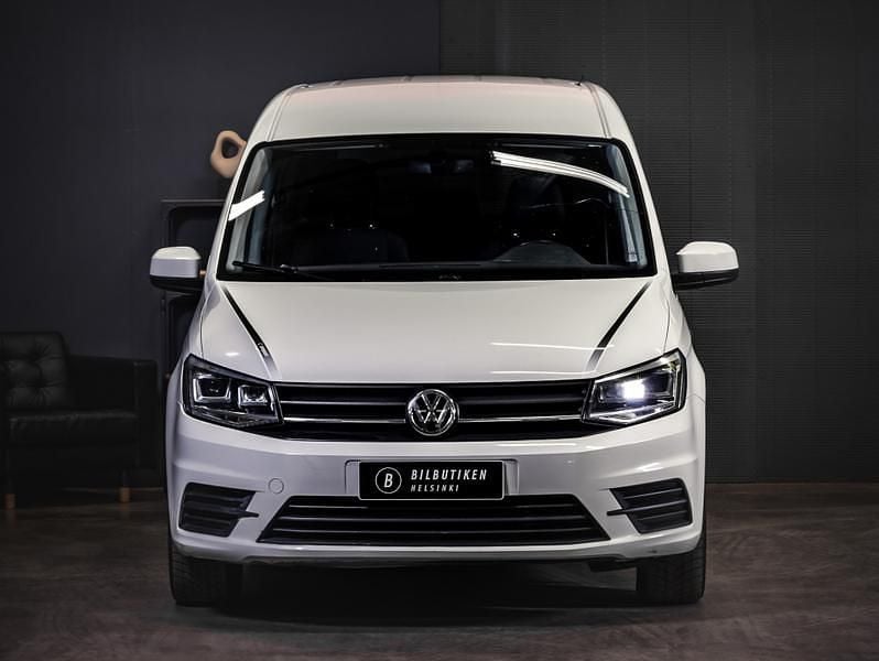 Käytetty VW Caddy Maxi 102 HP (75 kW) 2019 Tila-auto