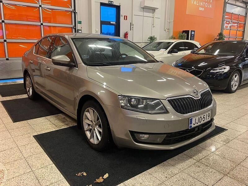 Käytetty 2015 Skoda Octavia Elegance Viistoperä | 13 400 € (Perustarjous) - Kuva 1/4