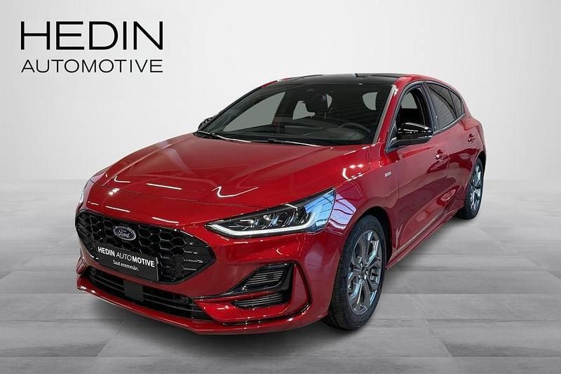 Käytetty Ford Focus ST-Line 155 HP (114 kW) 2025 Punainen Viistoperä