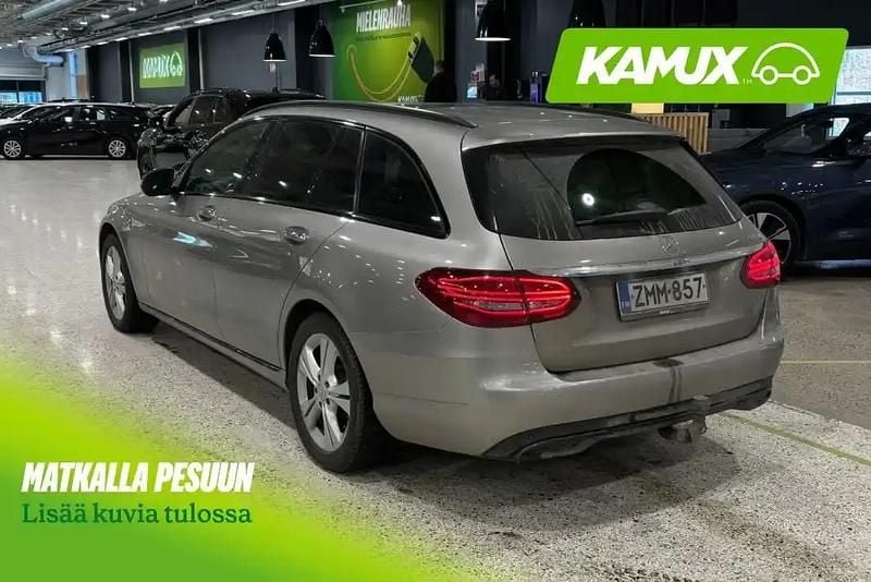 Käytetty Mercedes C300 Avantgarde 245 HP (180 kW) 2019 Hopea / harmaa Farmari