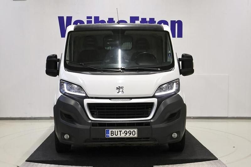 Käytetty Peugeot Boxer Allure 131 HP (96 kW) 2019 Punainen Van