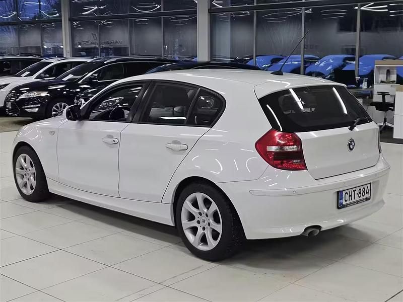 Käytetty BMW 116 116 HP (85 kW) 2010 Valkoinen Viistoperä