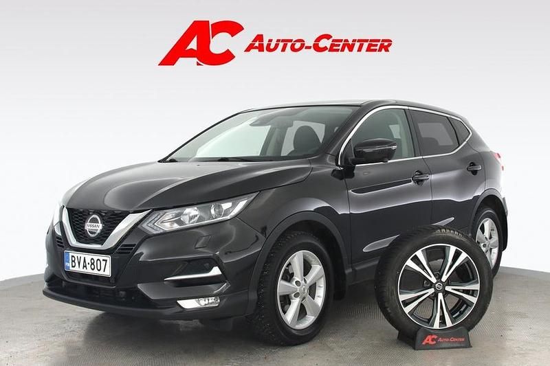 Käytetty Nissan Qashqai N-Connecta 116 HP (85 kW) 2018 Musta Katumaasturi