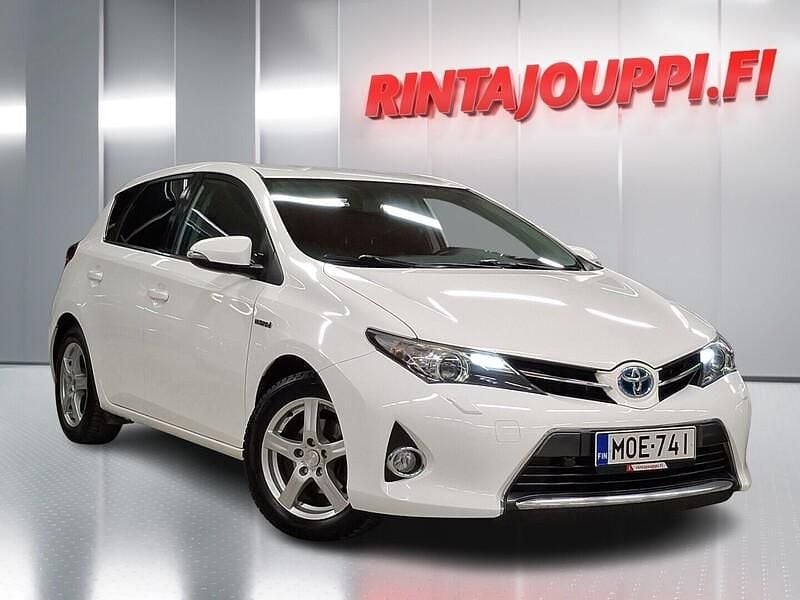 Käytetty Toyota Auris Hybrid Active 99 HP (72 kW) 2014 Valkoinen Viistoperä