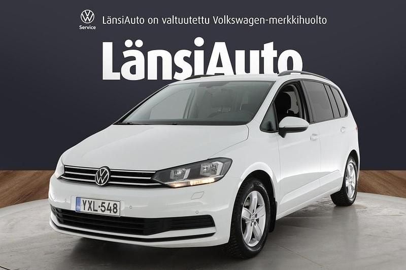 Käytetty VW Touran Comfortline 150 HP (110 kW) 2021 Valkoinen Tila-auto