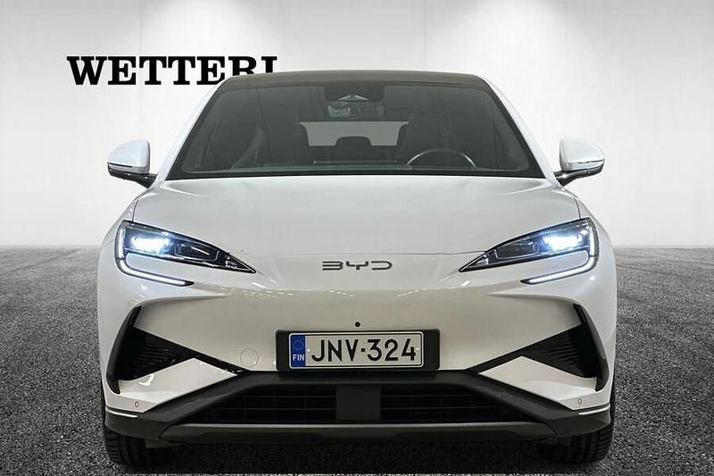 Käytetty BYD Sealion 7 389 kW (530 HP) 2024 Valkoinen Katumaasturi