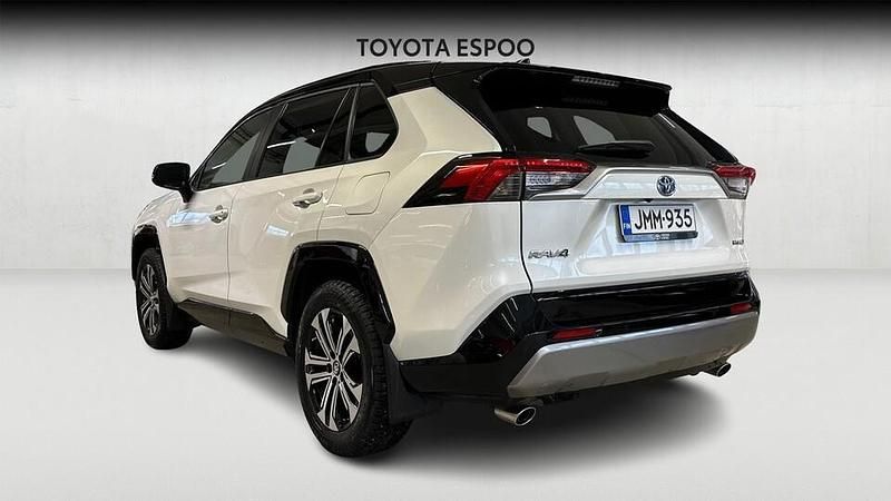 Käytetty Toyota RAV4 Hybrid Edition 178 HP (130 kW) 2022 Katumaasturi