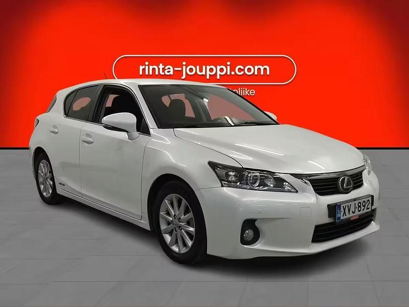 Käytetty Lexus CT200h 2013