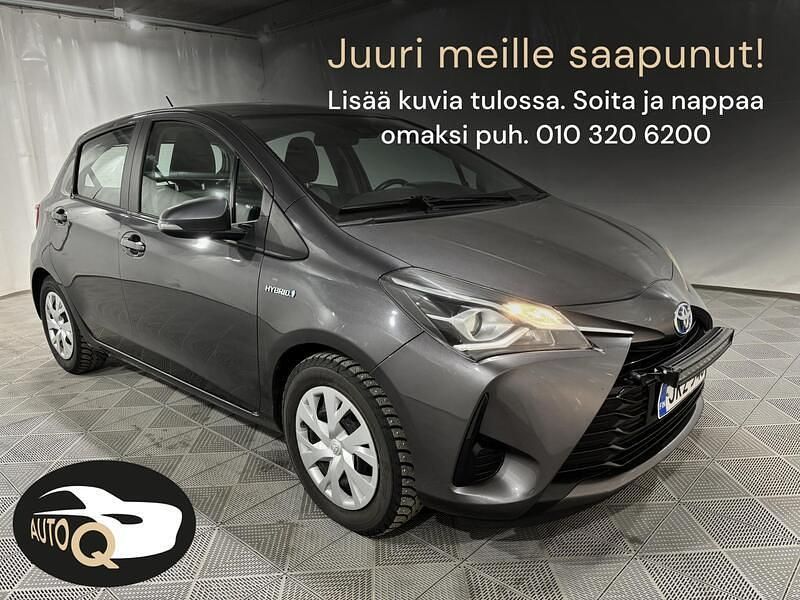 Käytetty Toyota Yaris Hybrid Multidrive S 73 HP (53 kW) 2018 Viistoperä