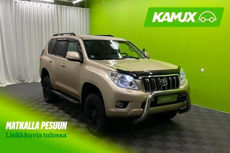 Keltainen / beige Käytetty 2010 Toyota Land Cruiser Katumaasturi | 26 900 € (Perustarjous) - Kuva 1/4