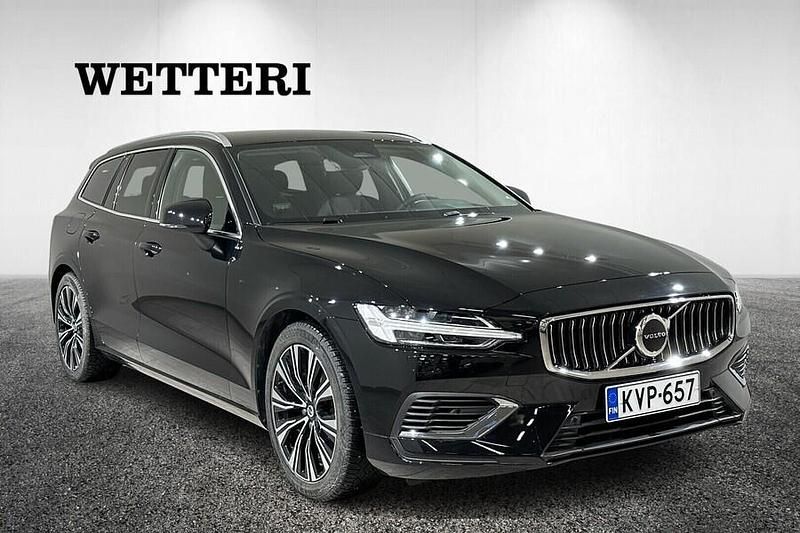 Käytetty Volvo V60 Plus 350 HP (257 kW) 2025 Musta Farmari