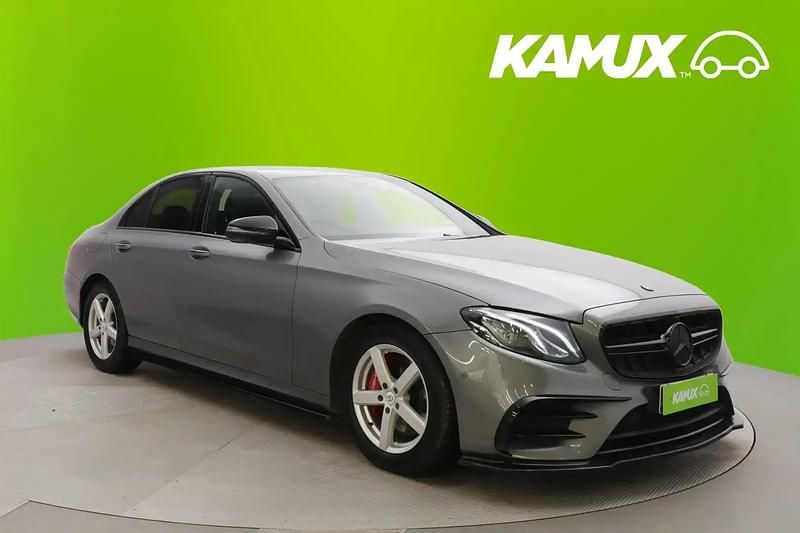Käytetty Mercedes E220 AMG line 194 HP (142 kW) 2016 Hopea / harmaa Sedan