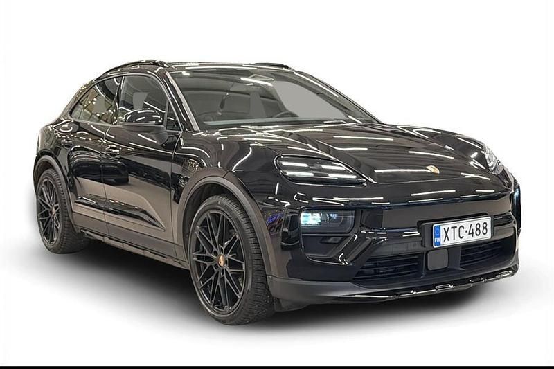 Käytetty Porsche Macan 300 kW (408 HP) 2024 Musta Katumaasturi