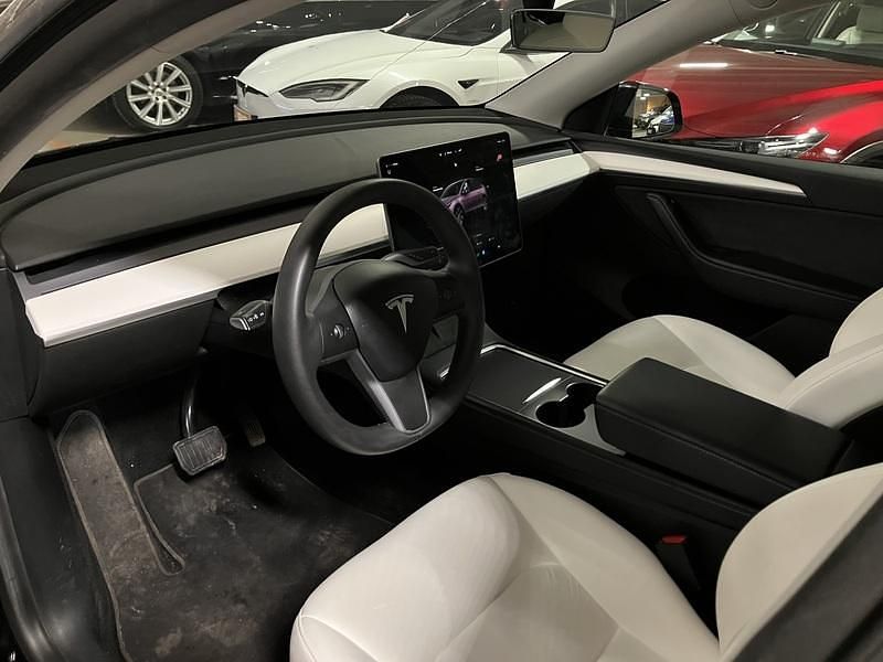 Käytetty Tesla Model Y 258 kW (351 HP) 2022 Katumaasturi