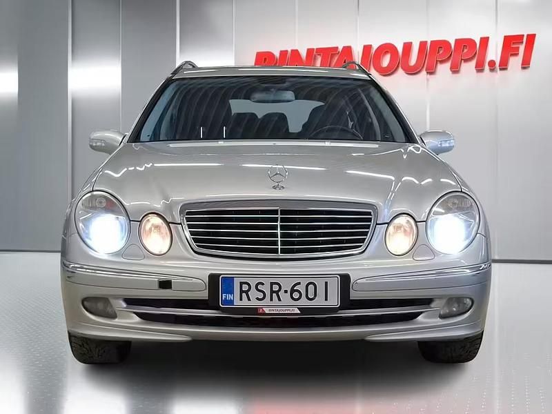 Käytetty Mercedes E280 190 HP (139 kW) 2006 Hopea Farmari