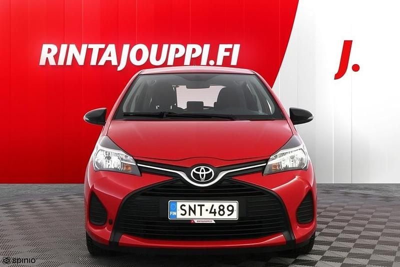 Käytetty Toyota Yaris Life 99 HP (72 kW) 2016 Punainen Viistoperä