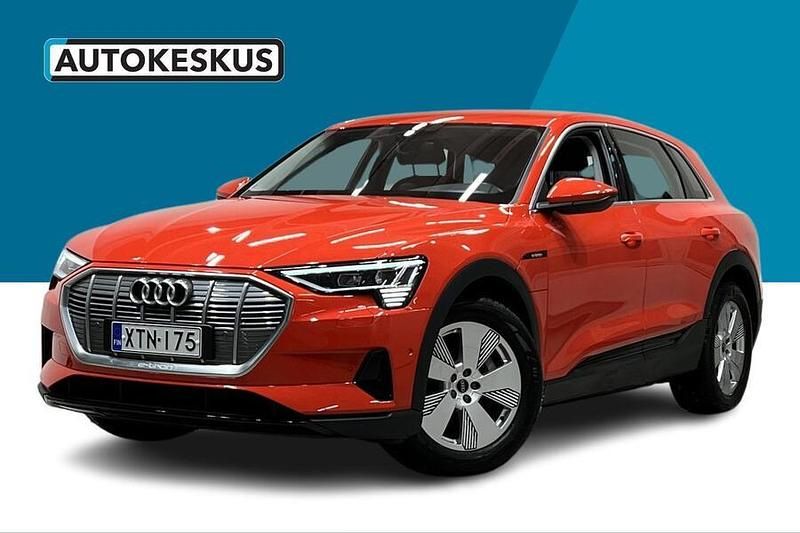 Punainen Käytetty 2022 Audi e-tron Katumaasturi | 27 900 € (Supertarjous) - Kuva 1/4