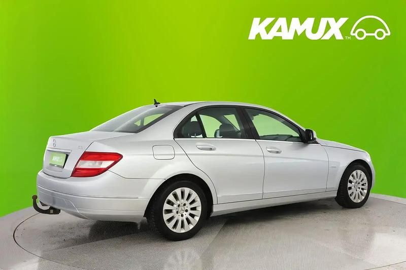 Käytetty Mercedes C220 170 HP (125 kW) 2007 Hopea / harmaa Sedan