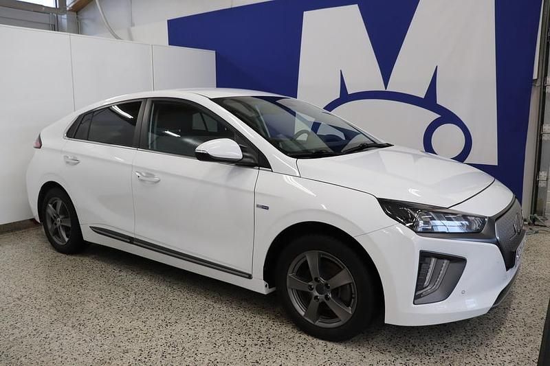 Valkoinen Käytetty 2020 Hyundai Ioniq Style Viistoperä | 16 890 € (Perustarjous) - Kuva 1/4