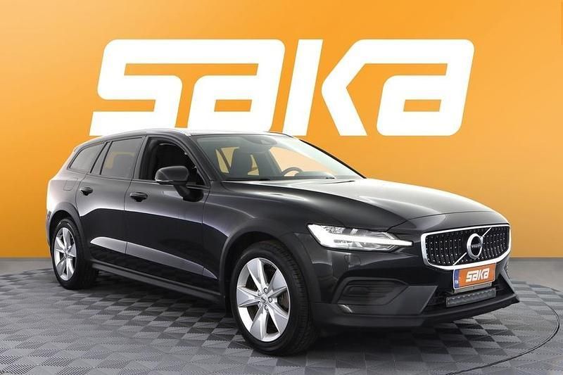 Käytetty 2020 Volvo V60 CC Performance Farmari | 24 900 € (Supertarjous) - Kuva 1/3