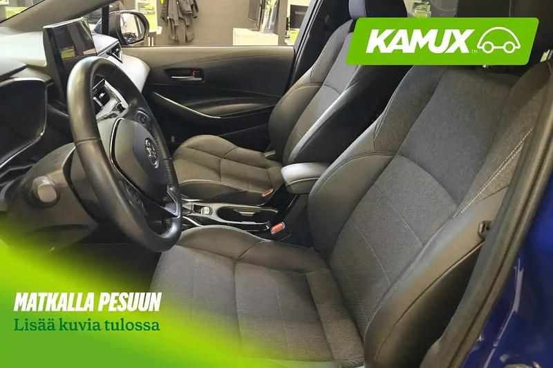 Käytetty Toyota Corolla Edition 140 HP (102 kW) 2024 Sininen Viistoperä