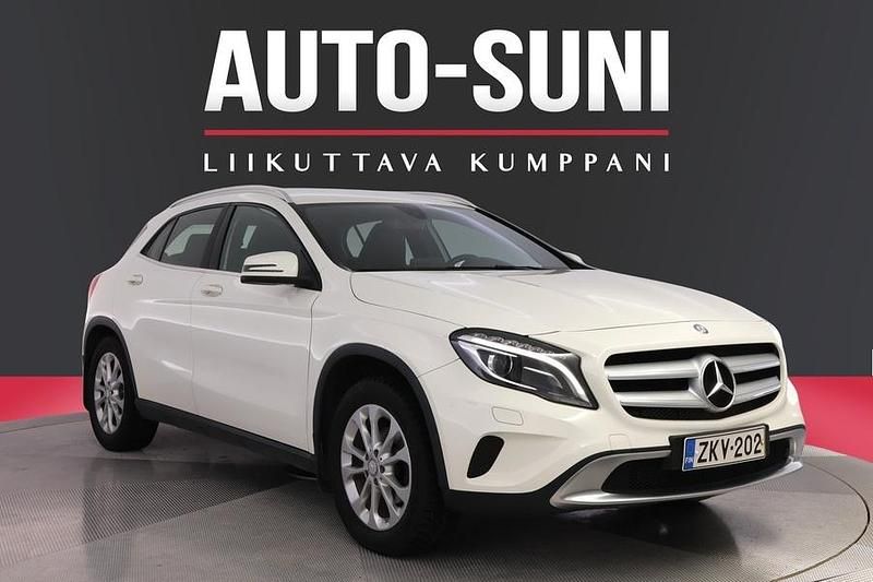 Käytetty Mercedes GLA200 Business 136 HP (100 kW) 2016 Valkoinen Katumaasturi