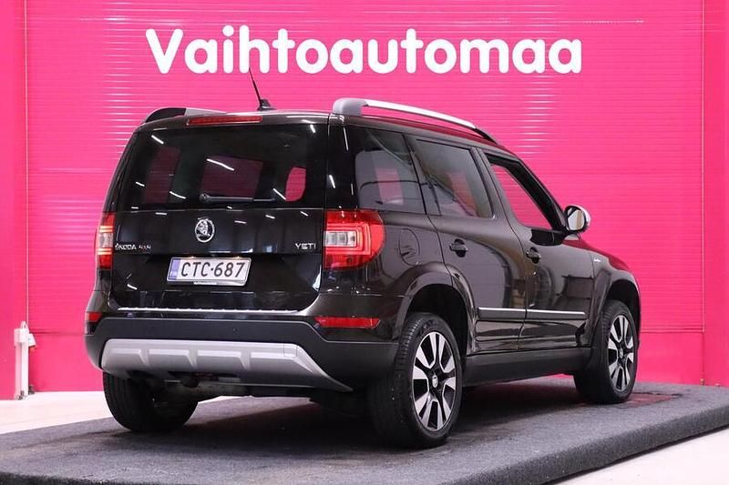 Käytetty Skoda Yeti Outdoor LAURIN & KLEMENT 140 HP (102 kW) 2015 Katumaasturi
