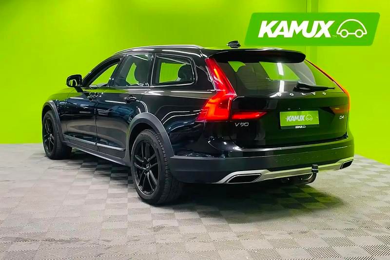 Käytetty Volvo V90 CC 190 HP (139 kW) 2018 Musta Farmari