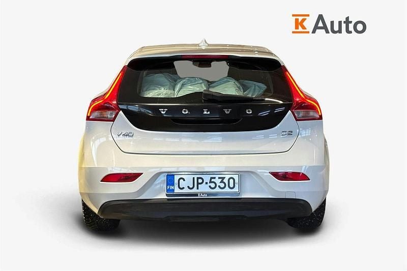 Käytetty Volvo V40 Kinetic 114 HP (83 kW) 2015 Valkoinen Viistoperä