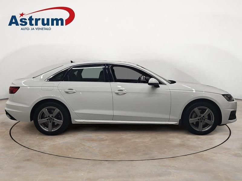 Käytetty Audi A4 Black Edition 204 HP (150 kW) 2013 Valkoinen Farmari