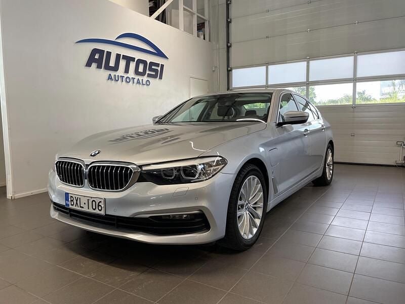 Käytetty BMW 530e 252 HP (185 kW) 2019 Hopea Sedan